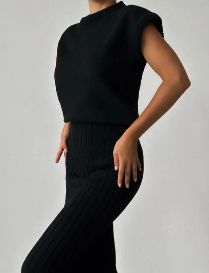 Women's Sleeveless Set Stylish With Matching Skirt