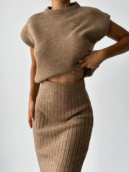 Women's Sleeveless Set Stylish With Matching Skirt
