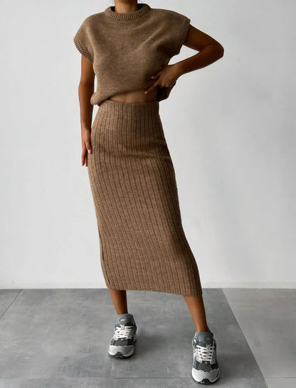 Women's Sleeveless Set Stylish With Matching Skirt