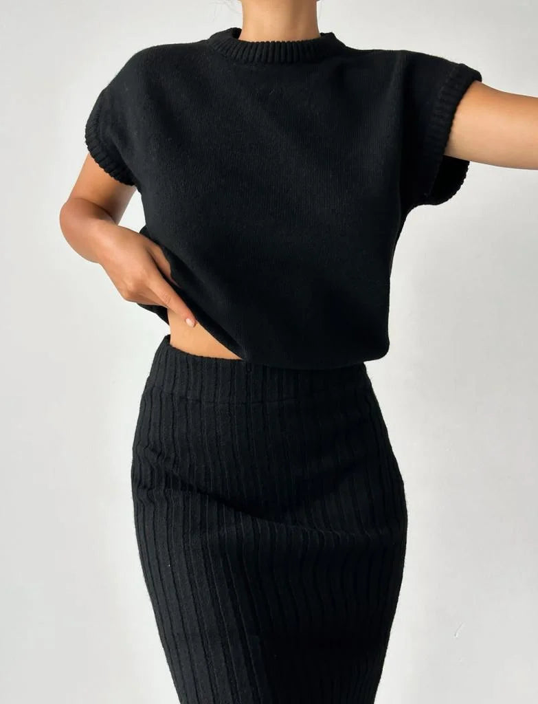 Women's Sleeveless Set Stylish With Matching Skirt