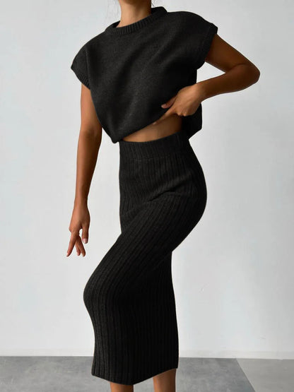 Women's Sleeveless Set Stylish With Matching Skirt