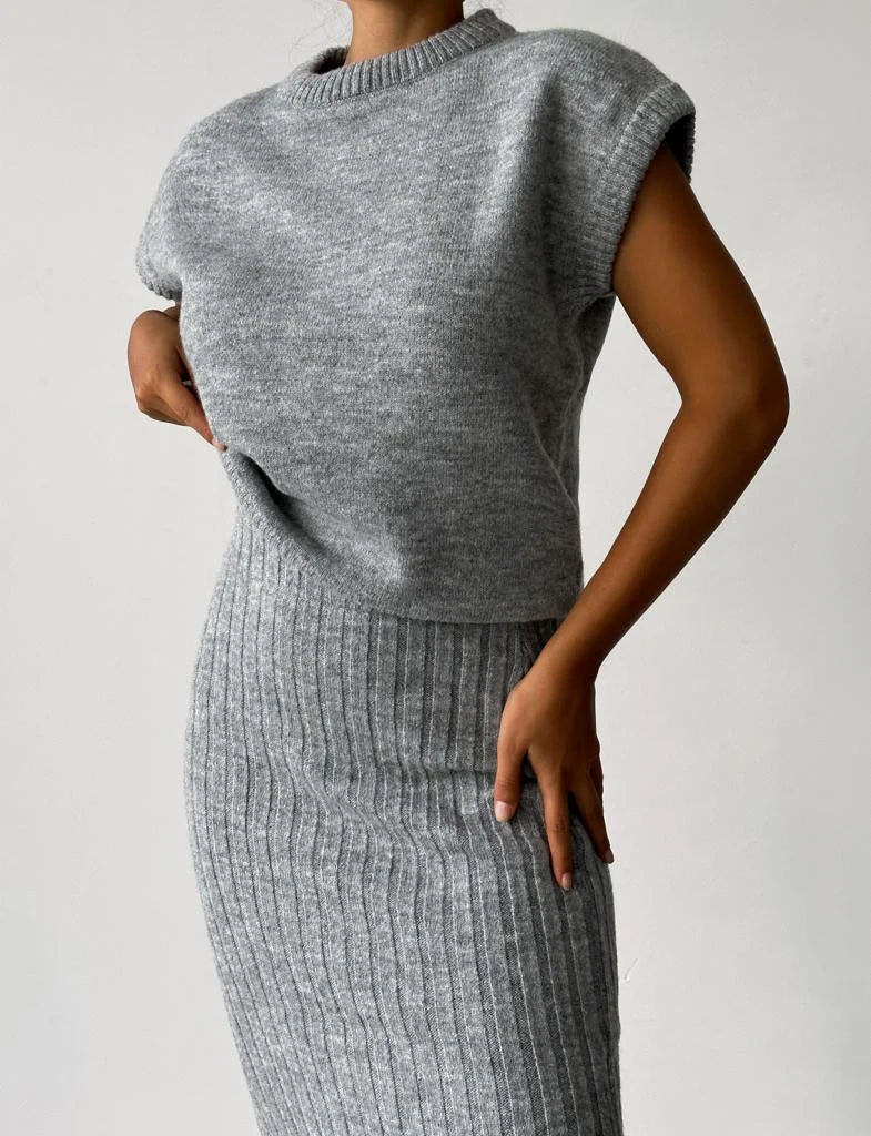Women's Sleeveless Set Stylish With Matching Skirt