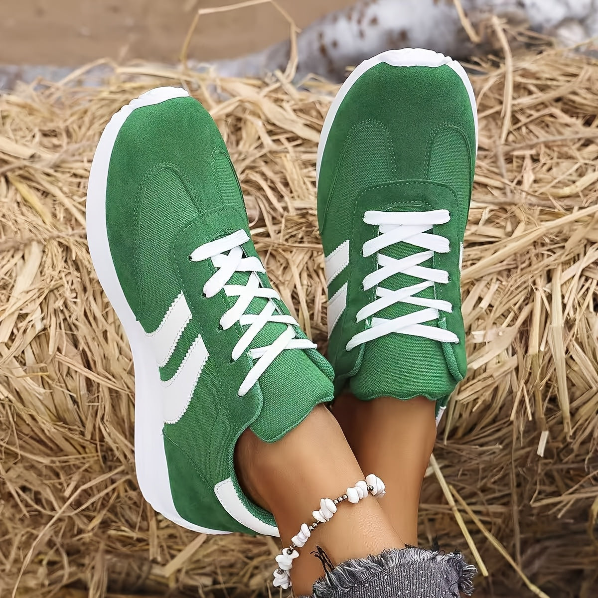 Women's Sneakers With Low Shoulder and Modern Design