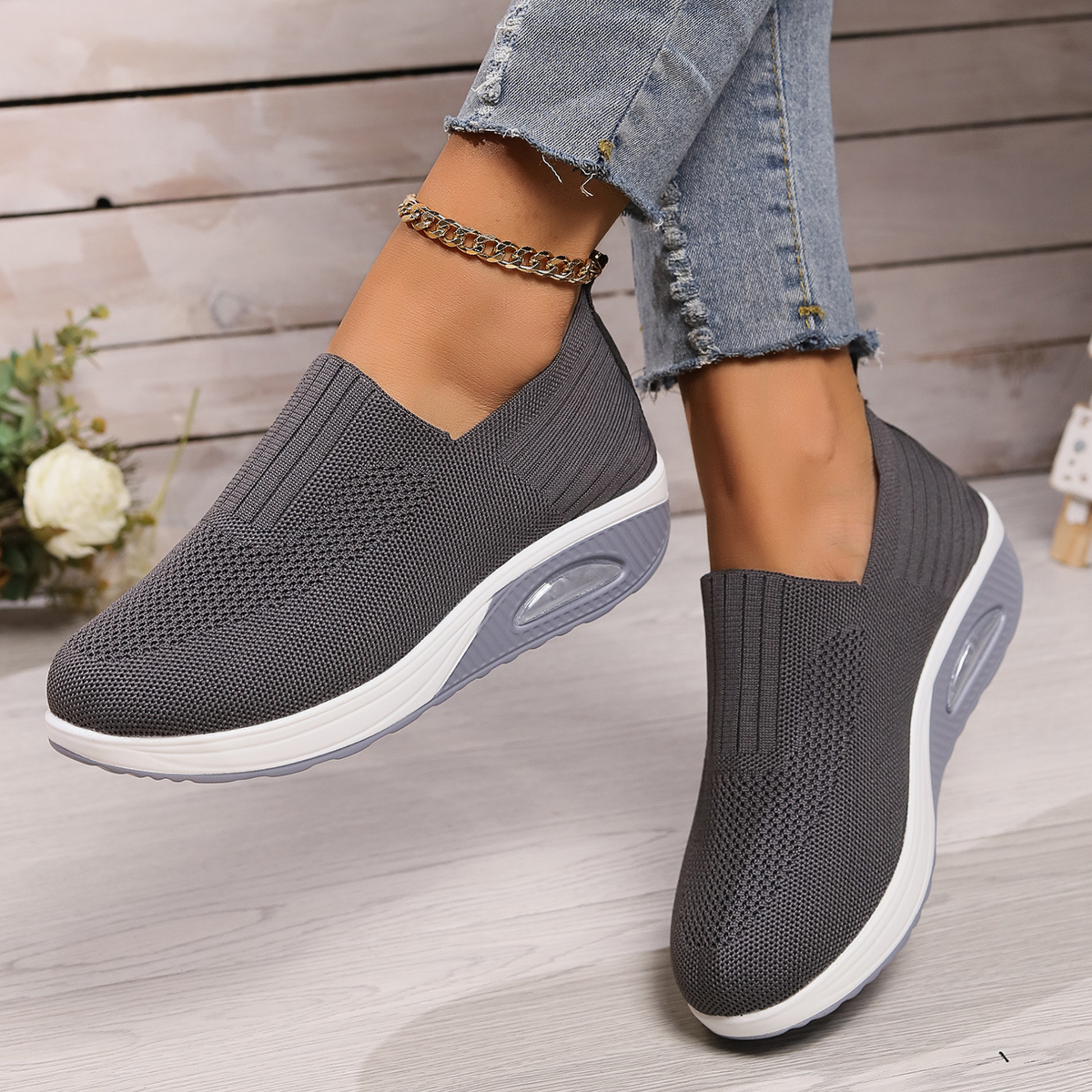 Women's Sneakers with Orthopaedic Support