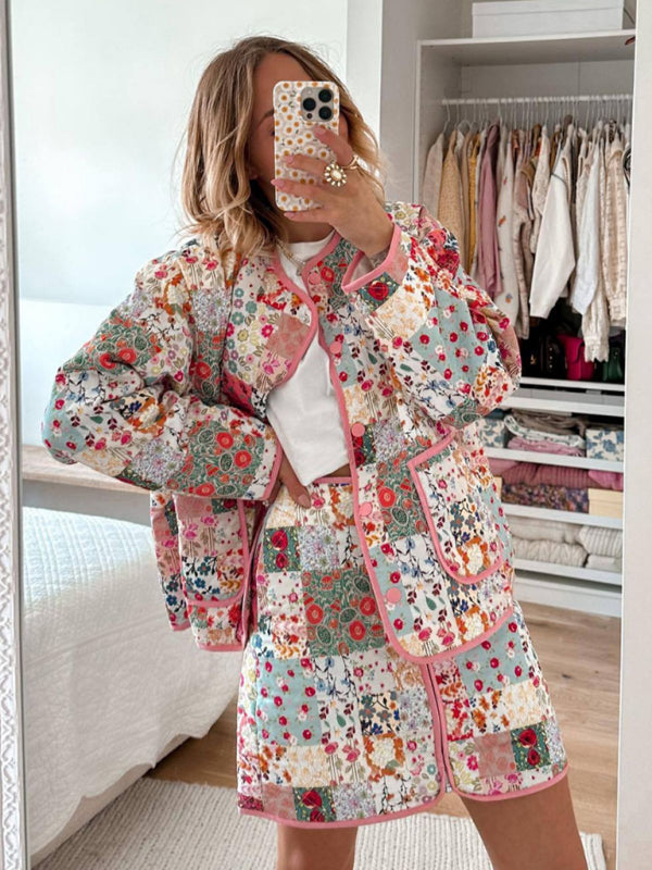 Women's Thin Quilted Jacket with Round Neck and Floral Print
