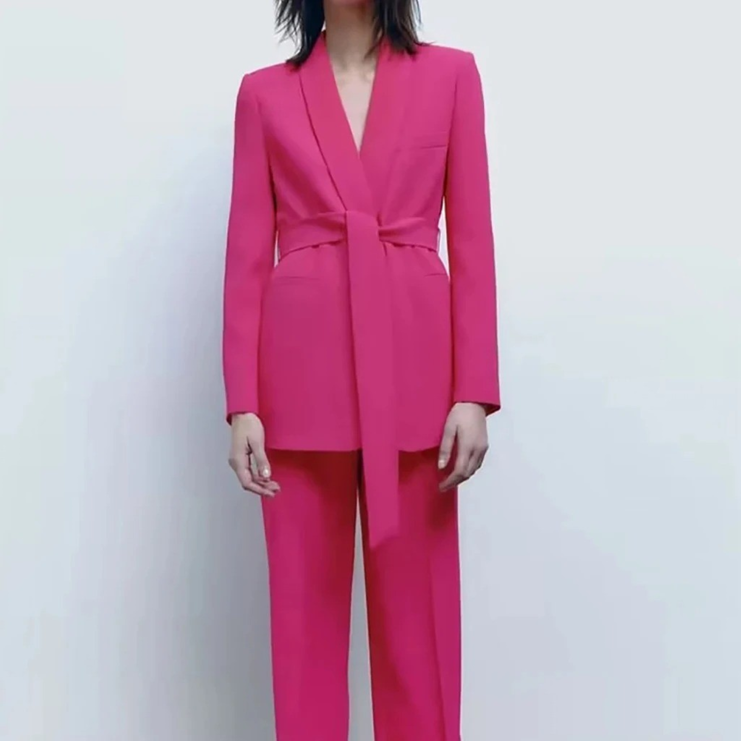 Women's Two-piece Set Blazer and Pants With Timeless Style