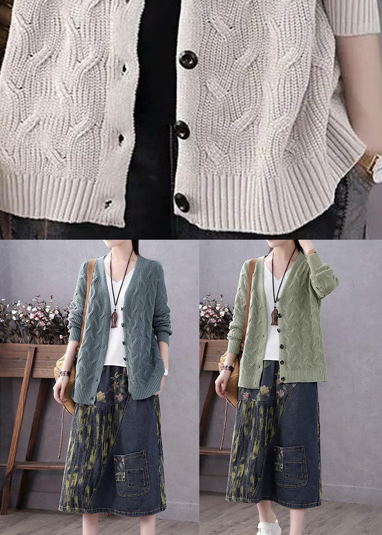 Women's V-neck jumper with buttons for autumn