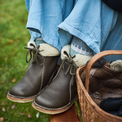 Women's Winter Boots Waterproof Leather Style with Soft Lining and Sturdy Sole
