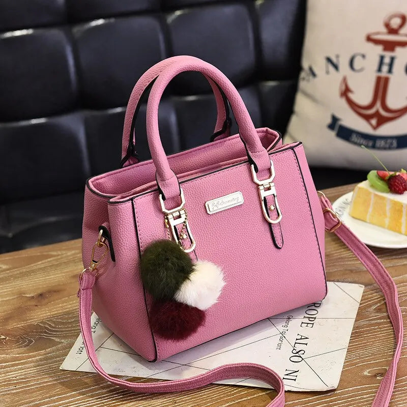 Women's bag with tassel
