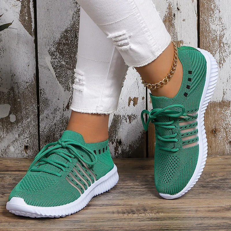 Women's breathable knitted trainers