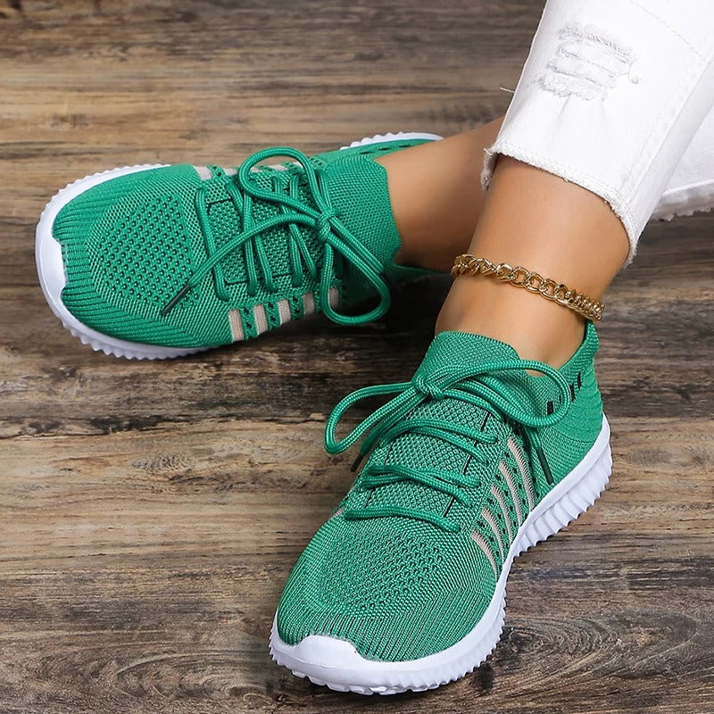 Women's breathable knitted trainers