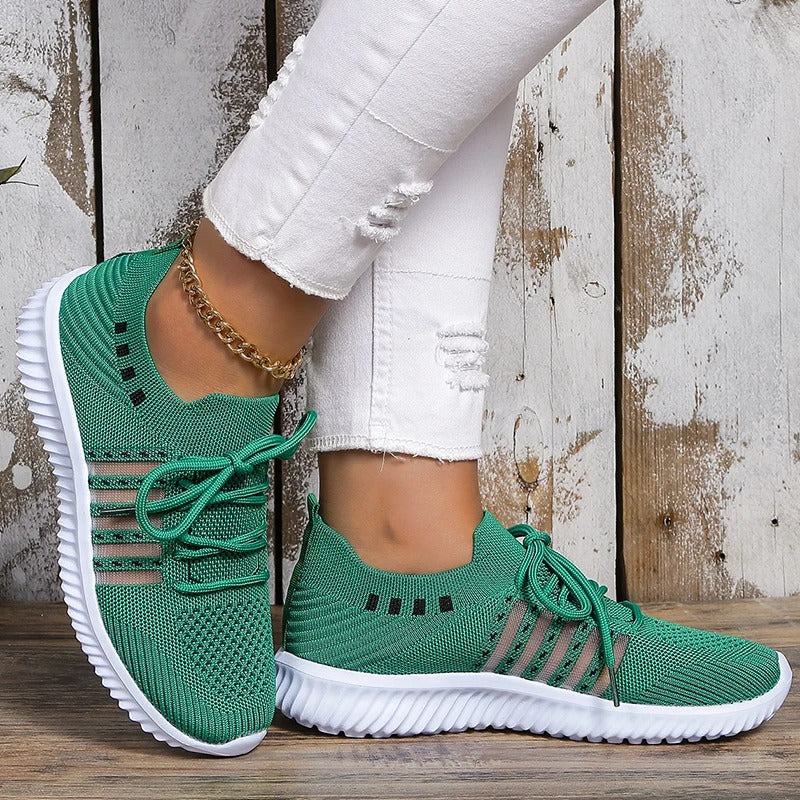 Women's breathable knitted trainers