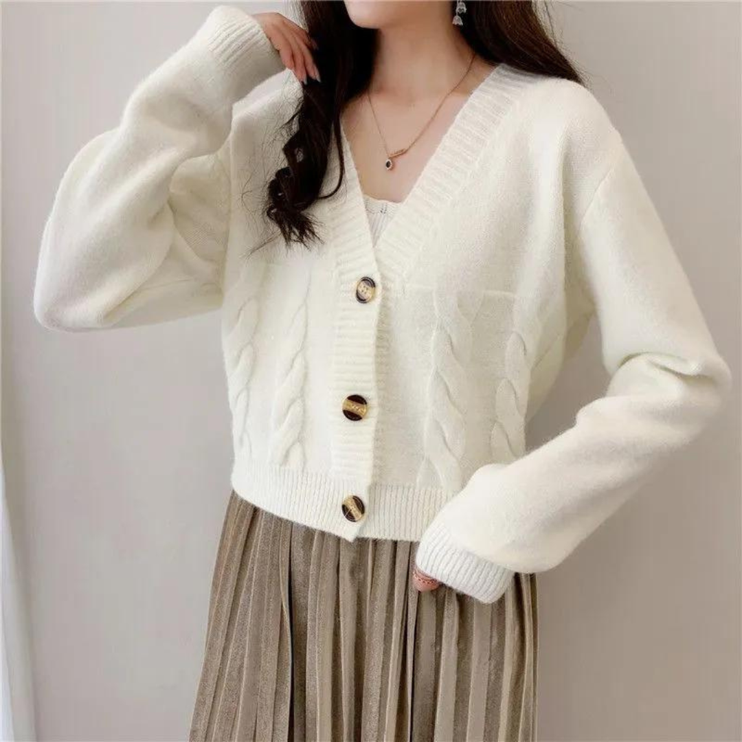 Women's cable-knit cardigan