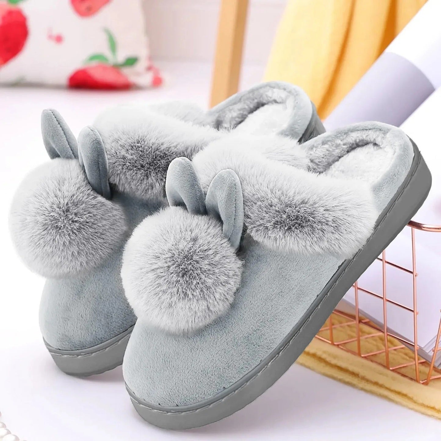 Women's indoor slippers