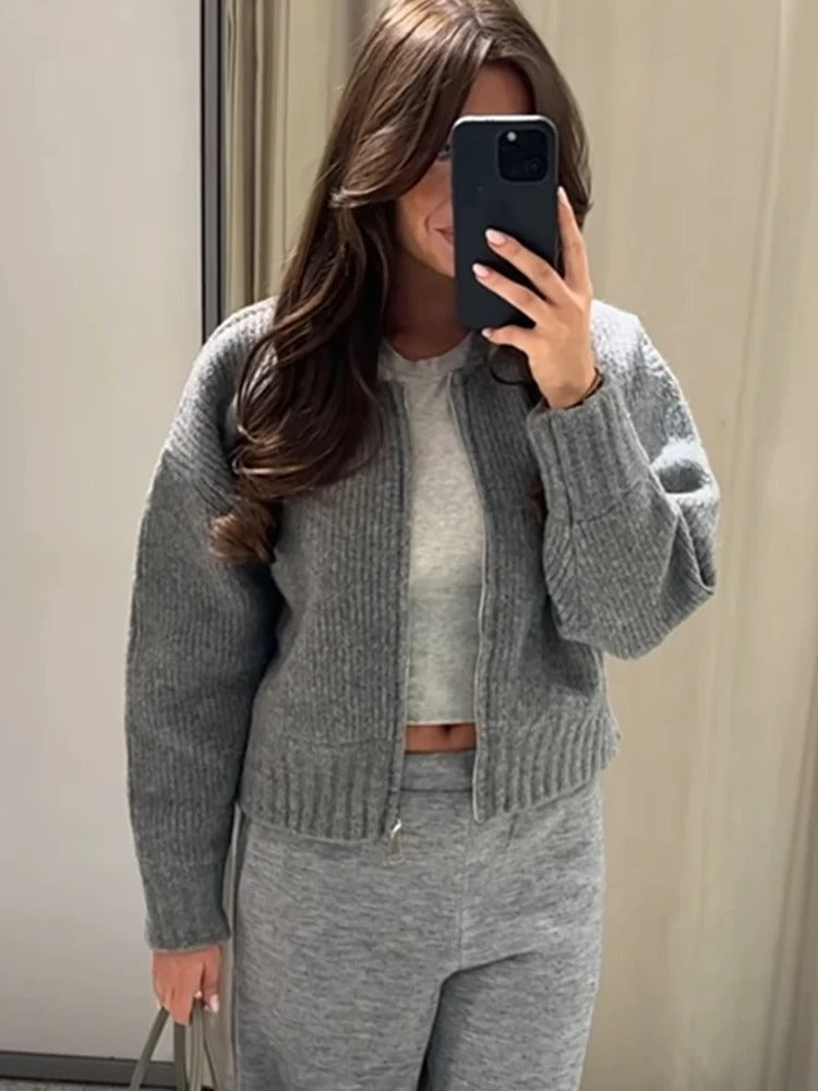 Women's long-sleeved zip-up jumper