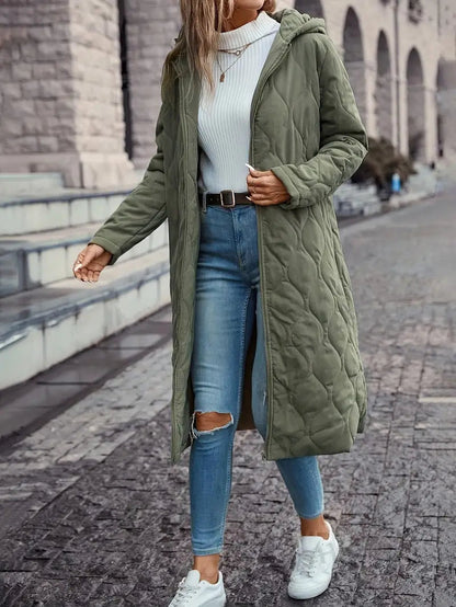 Women's quilted jacket with hood and long sleeves