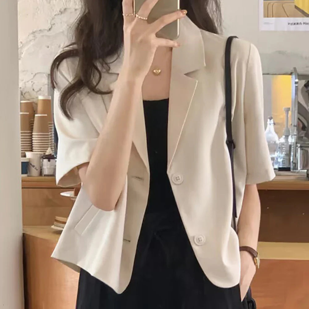 Women's short-sleeved blazer