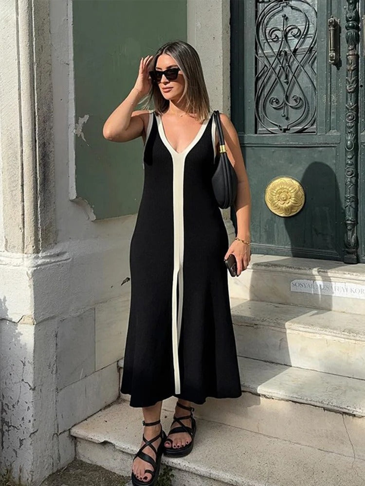 Women's sleeveless knitted V-neck dress