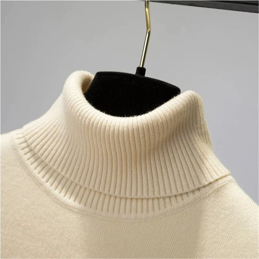 Women's turtleneck jumper with velvet lining