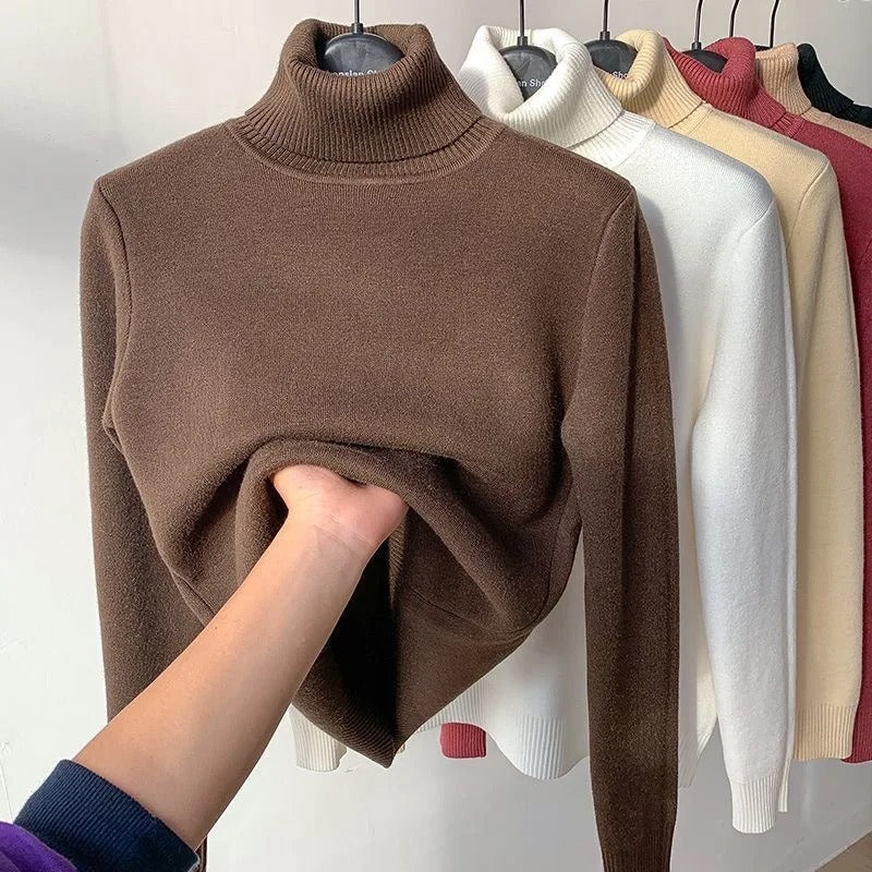 Women's turtleneck jumper with velvet lining