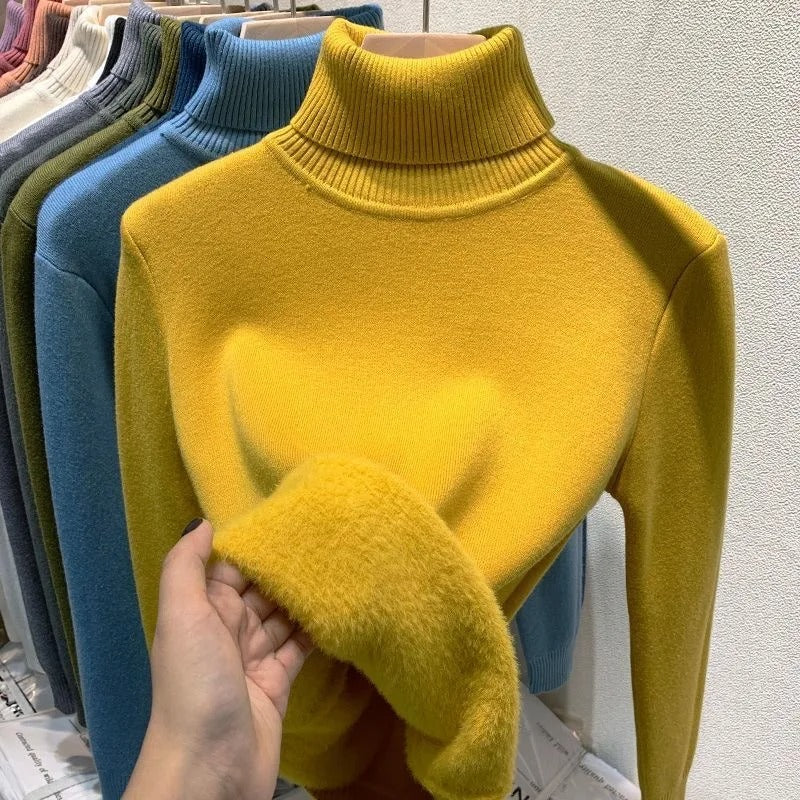 Women's turtleneck jumper with velvet lining