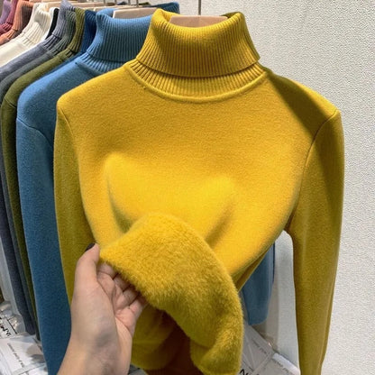 Women's turtleneck jumper with velvet lining