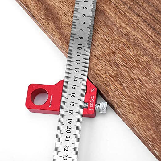 Woodworking adjustable edge ruler