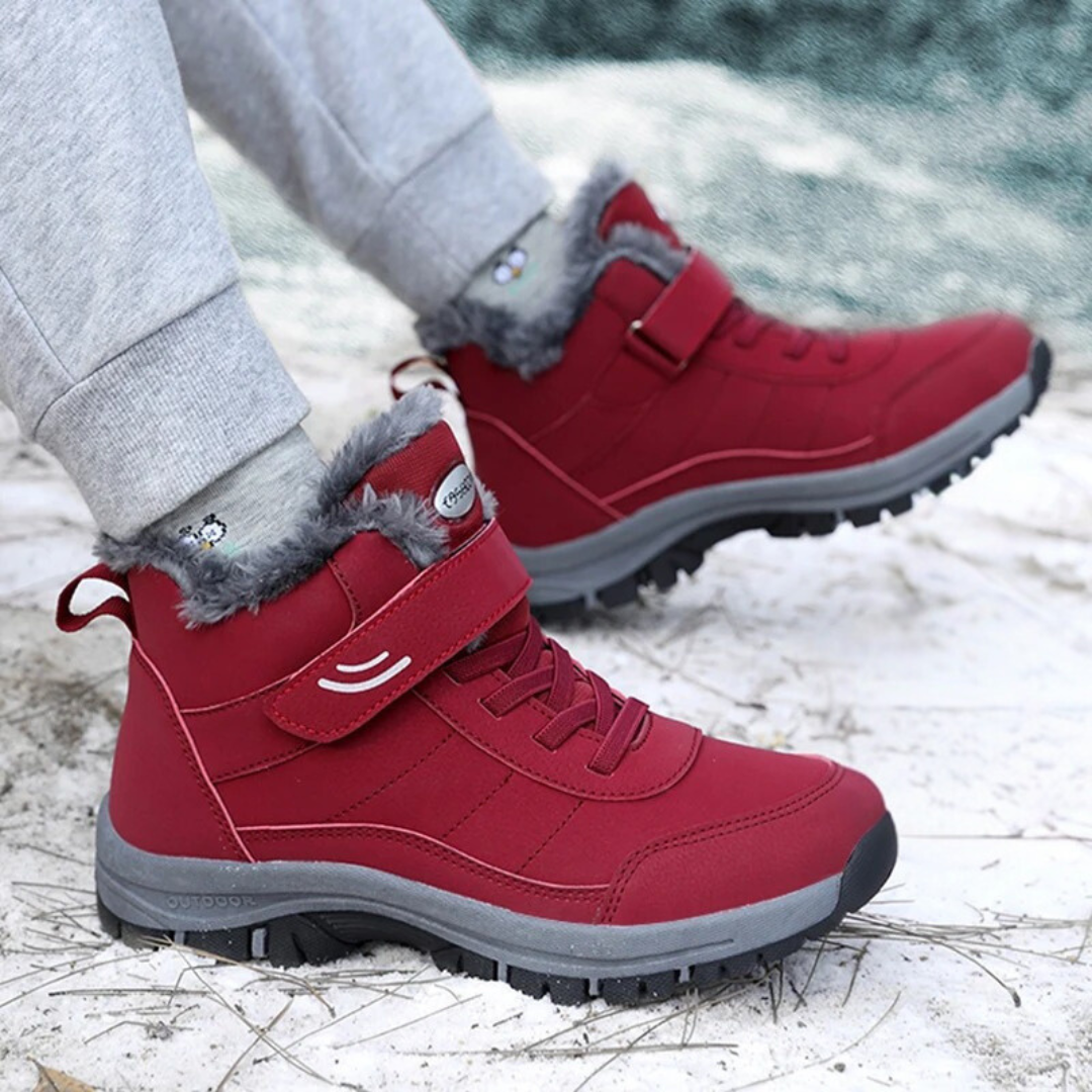 Lightweight women's snowboots with fur