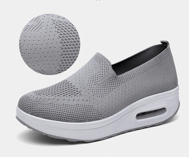 Breathable running shoes for women