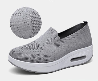 Breathable running shoes for women