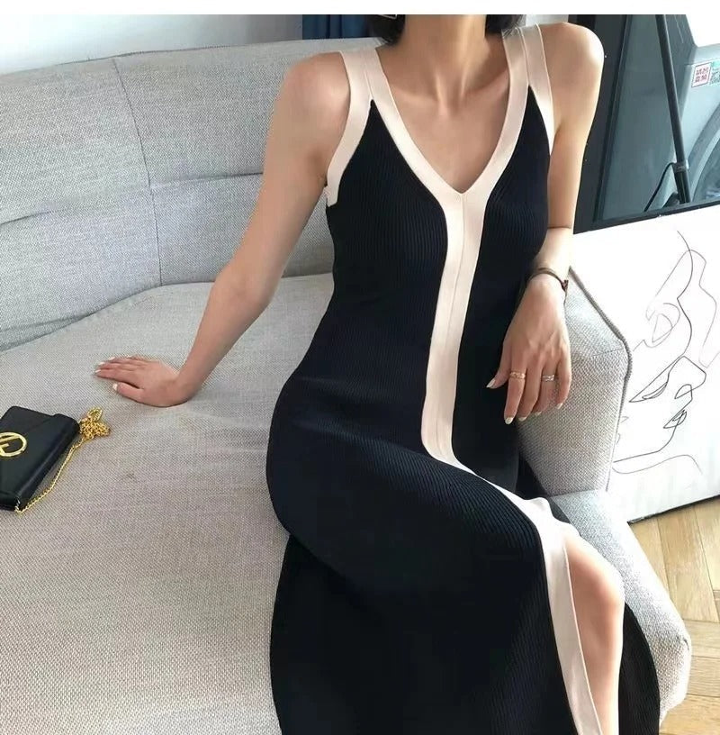 Women's sleeveless knitted V-neck dress