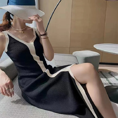 Women's sleeveless knitted V-neck dress