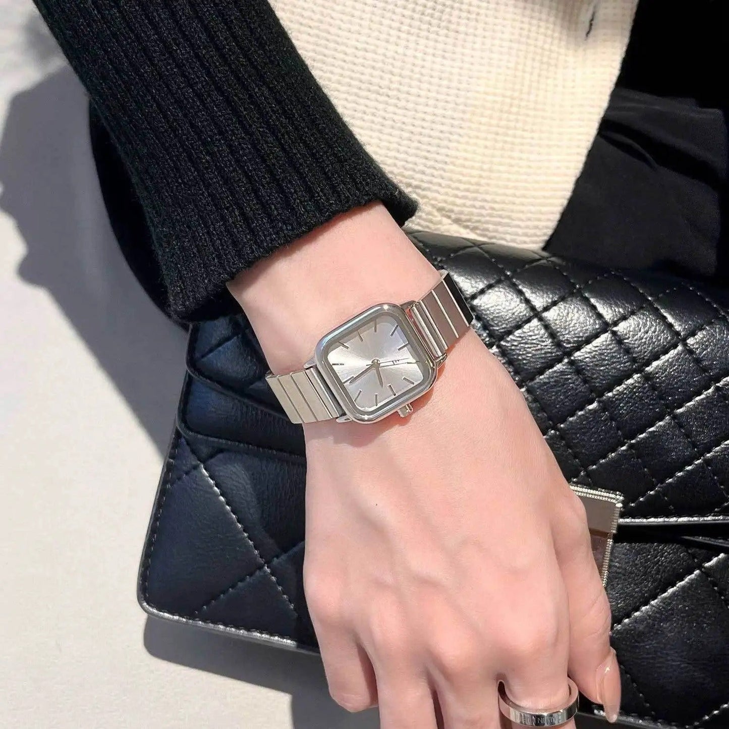 Luxury ladies' watch with steel strap