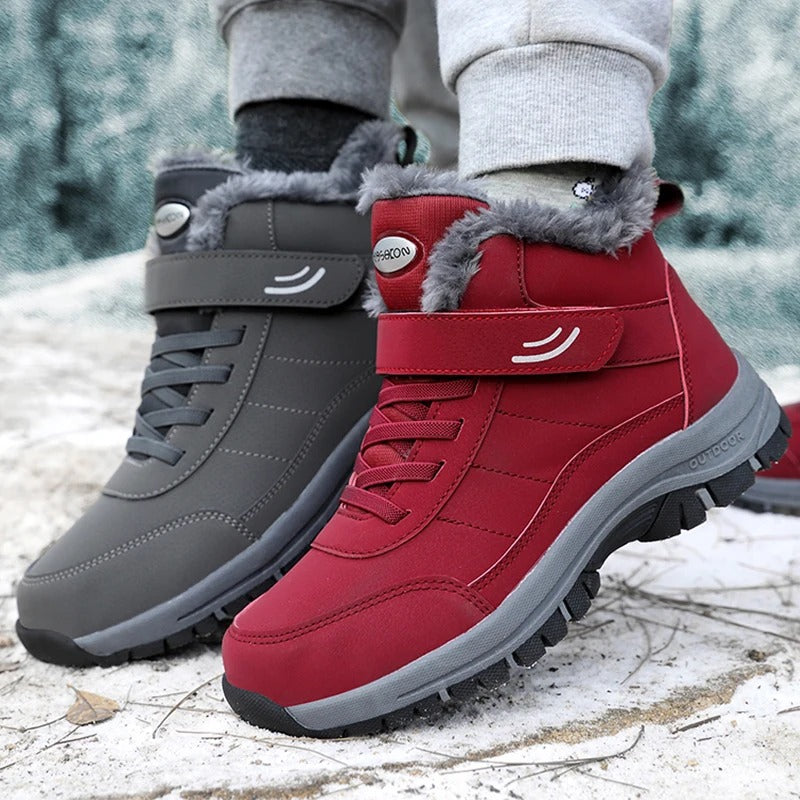 Lightweight women's snowboots with fur