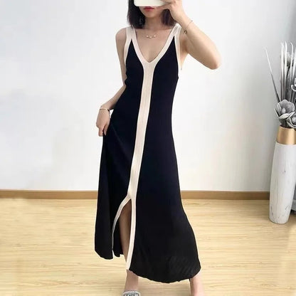 Women's sleeveless knitted V-neck dress